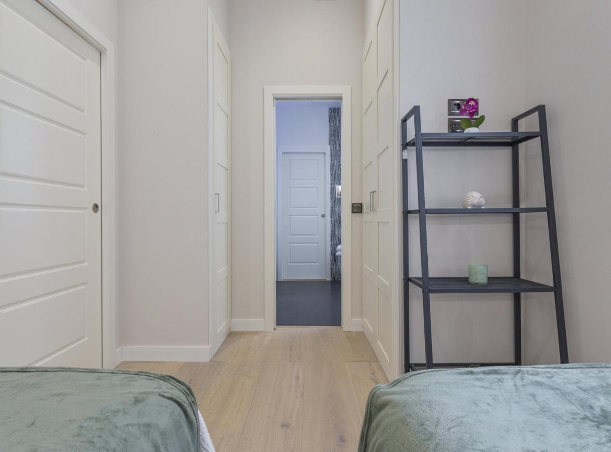 Charming City Center Apartment For 4 Perfect Location, Espoz Y Mina III Madrid Exteriör bild