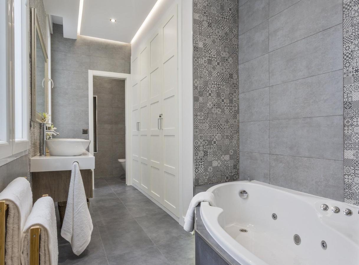 Charming City Center Apartment For 4 Perfect Location, Espoz Y Mina III Madrid Exteriör bild