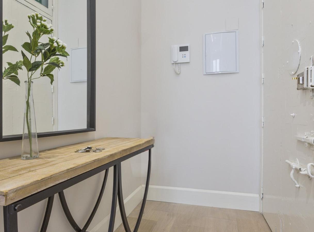 Charming City Center Apartment For 4 Perfect Location, Espoz Y Mina III Madrid Exteriör bild