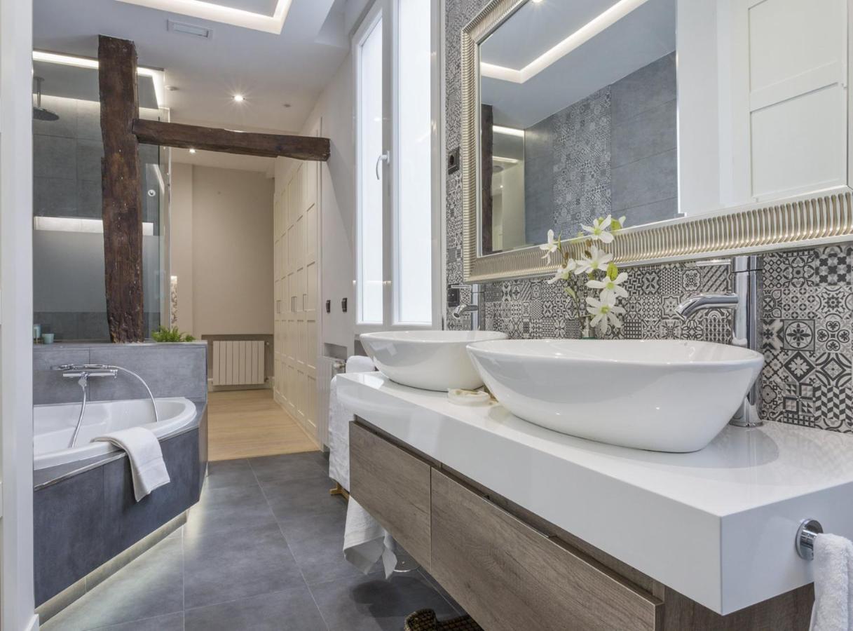 Charming City Center Apartment For 4 Perfect Location, Espoz Y Mina III Madrid Exteriör bild